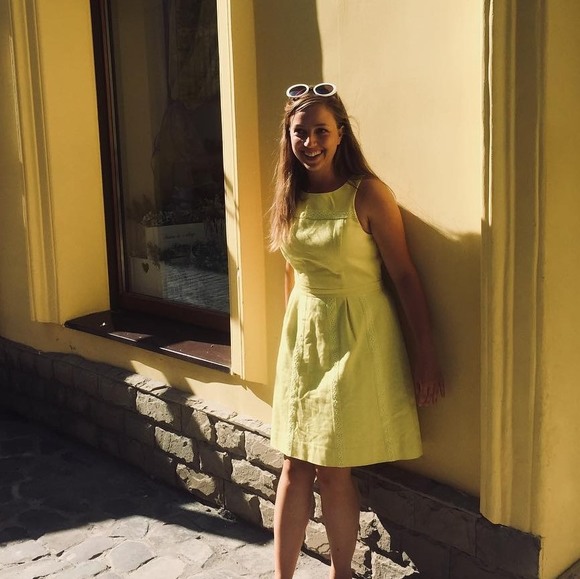 Meet your Posher, Katie - Picture 1 of 1